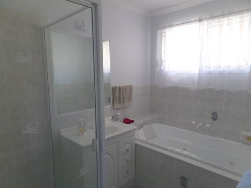 127 Ibis Blvd, Eli Waters QLD 4655