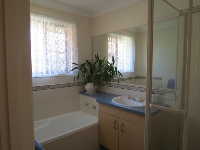 61 Bowerbird Avenue, Eli Waters QLD 4655