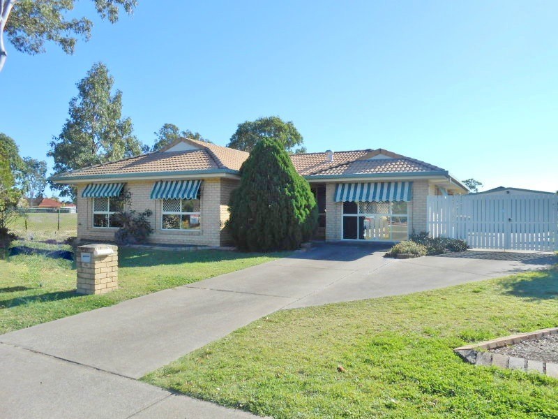 65 Bowerbird Avenue, Eli Waters QLD 4655