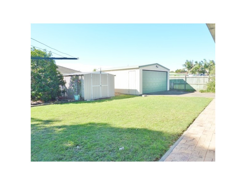65 Bowerbird Avenue, Eli Waters QLD 4655