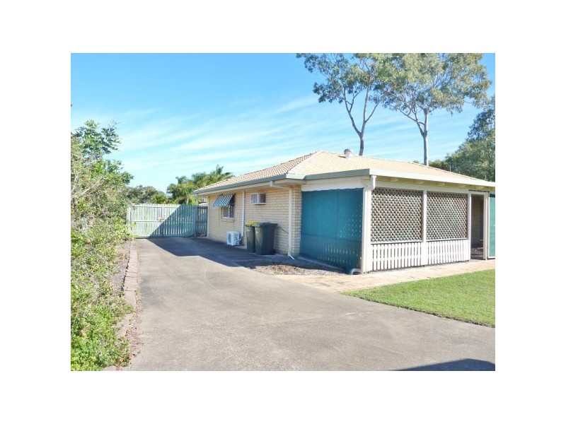65 Bowerbird Avenue, Eli Waters QLD 4655