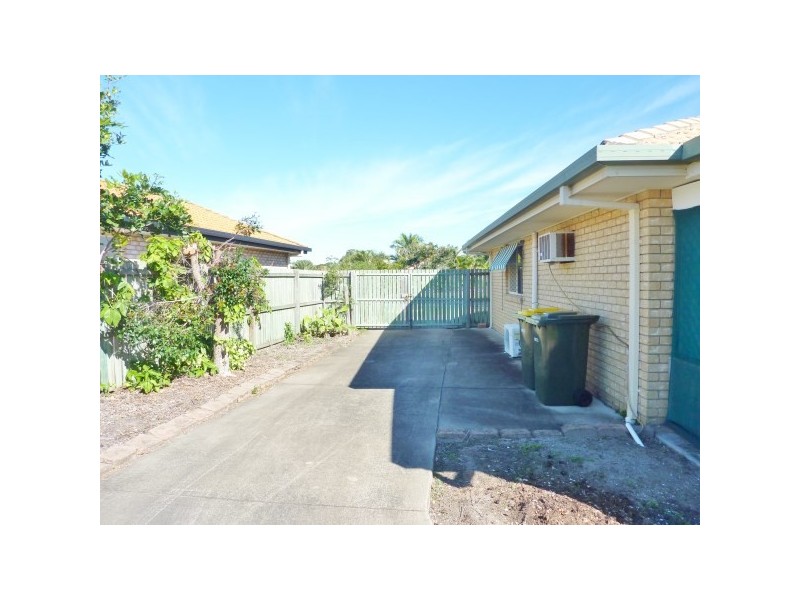 65 Bowerbird Avenue, Eli Waters QLD 4655