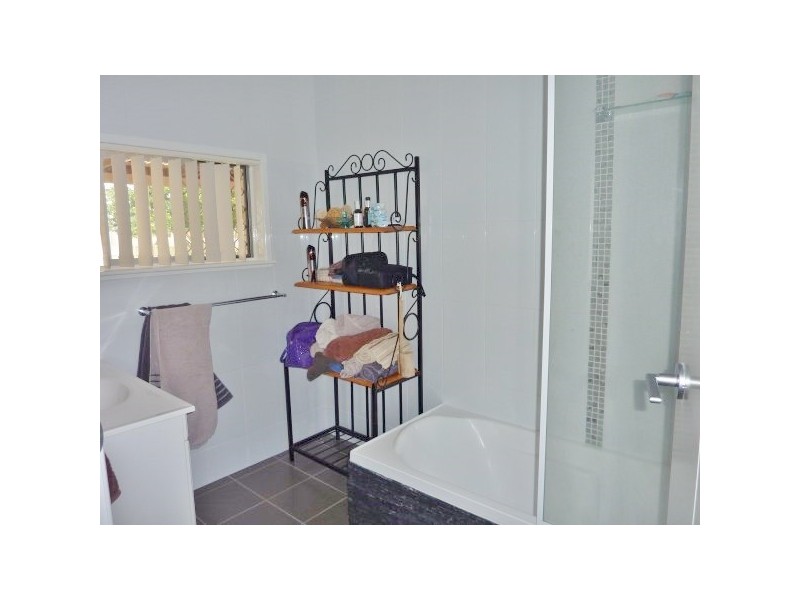 14 Kehlet Street, Point Vernon QLD 4655