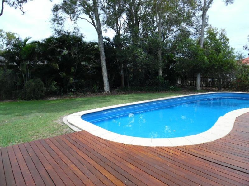 7 Daintree Drive, Urangan QLD 4655