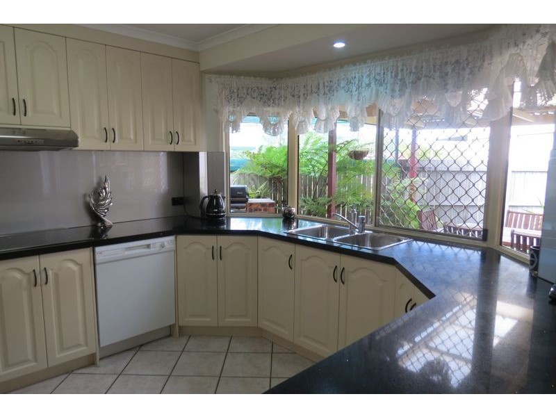 7 Brampton Court, Kawungan QLD 4655