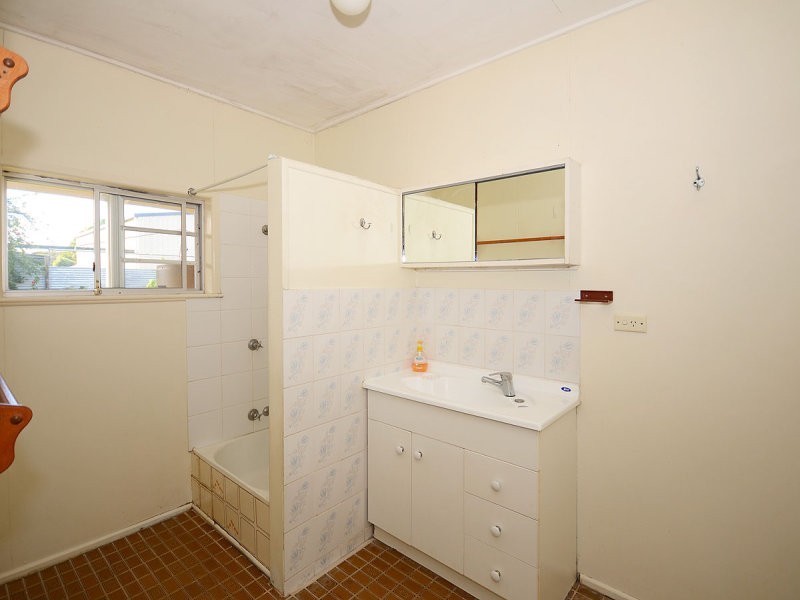 4 Tooth Street, Pialba QLD 4655