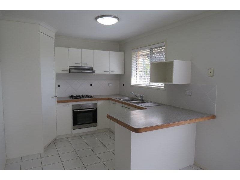 4 Hyperno Road, Point Vernon QLD 4655