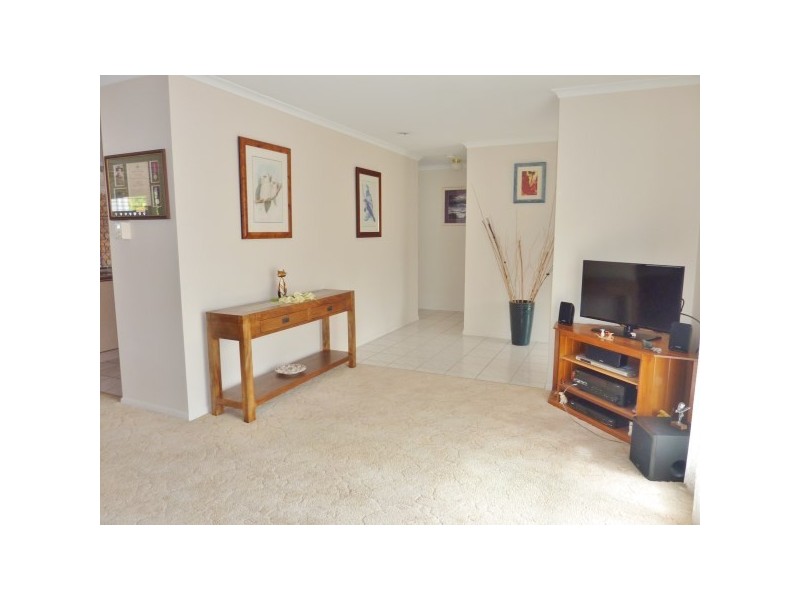 27 Barnstaple Street, Torquay QLD 4655