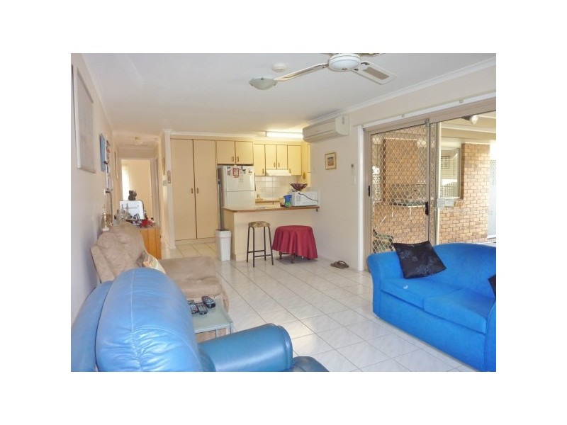 27 Barnstaple Street, Torquay QLD 4655