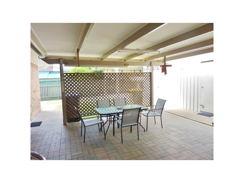 27 Barnstaple Street, Torquay QLD 4655