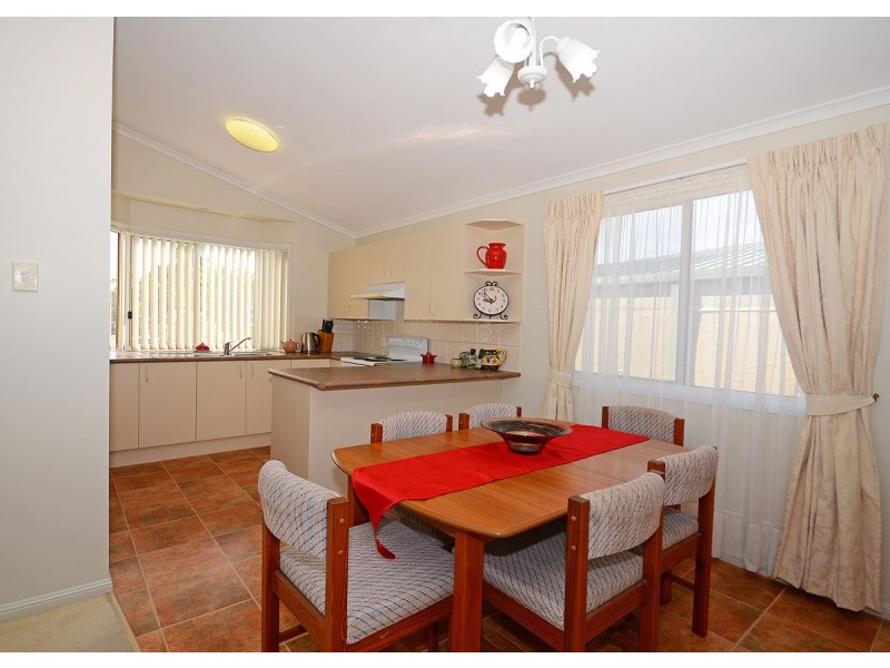 1-208 Elizabeth Street, Urangan QLD 4655