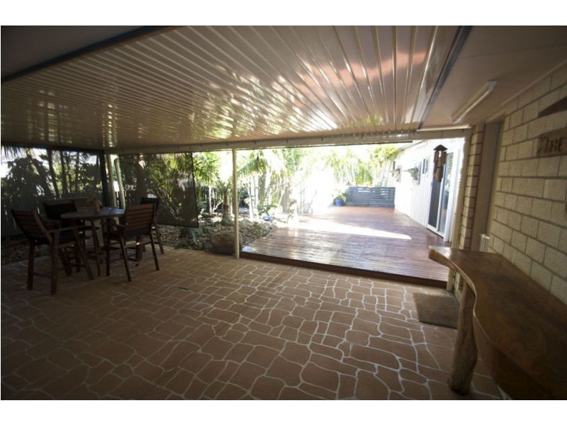 2 Capri Court, Point Vernon QLD 4655