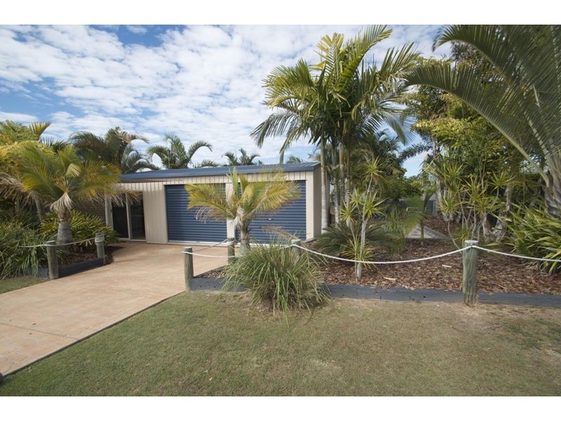 2 Capri Court, Point Vernon QLD 4655