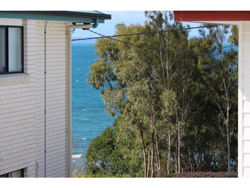 14 Flinders Street, Point Vernon QLD 4655