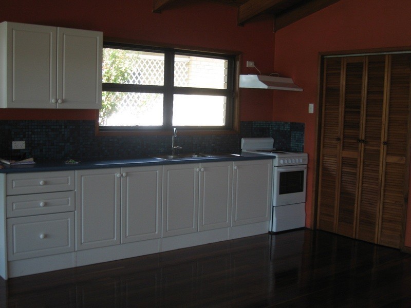 14 Flinders Street, Point Vernon QLD 4655