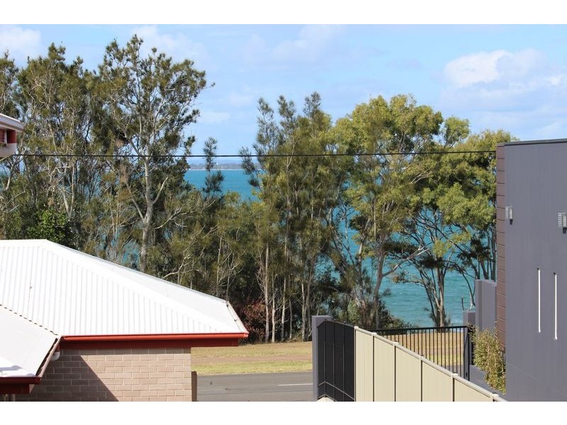 14 Flinders Street, Point Vernon QLD 4655