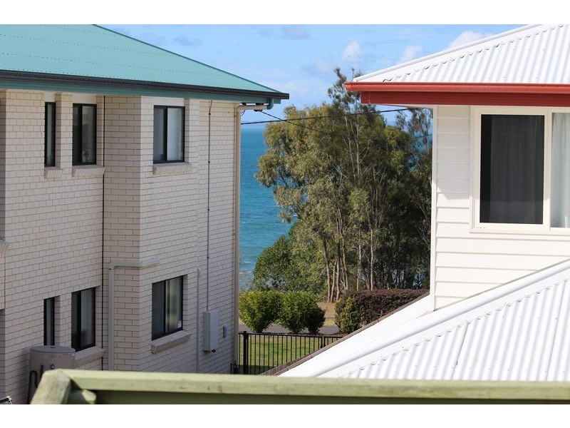 14 Flinders Street, Point Vernon QLD 4655