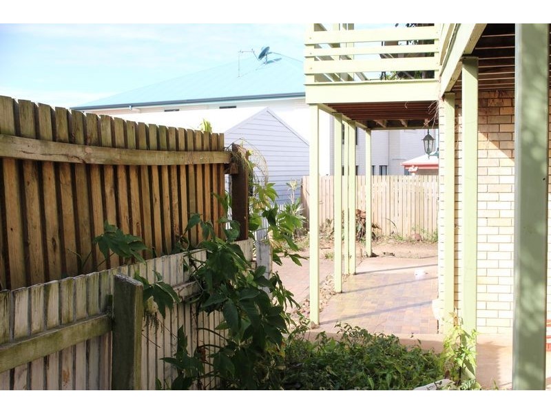 14 Flinders Street, Point Vernon QLD 4655