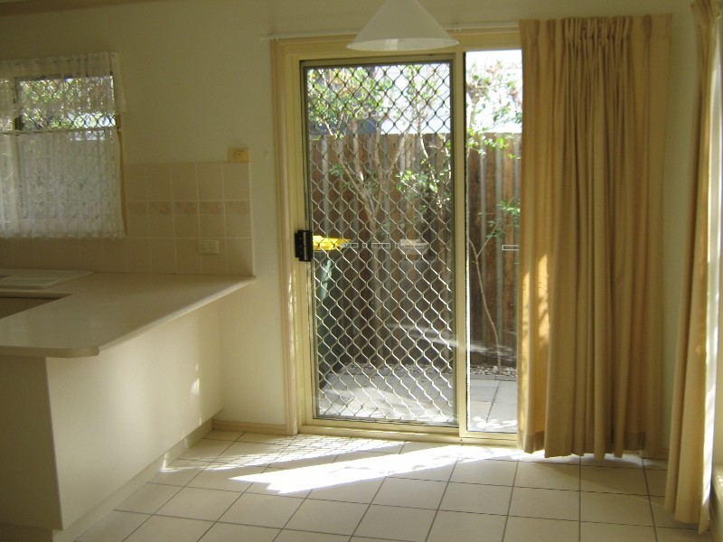 13 Ocean Street, Torquay QLD 4655