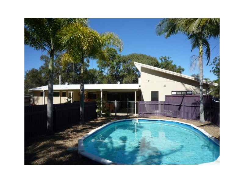 8 Verden Drive, Urangan QLD 4655