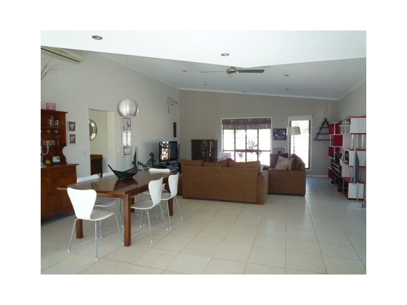 8 Verden Drive, Urangan QLD 4655