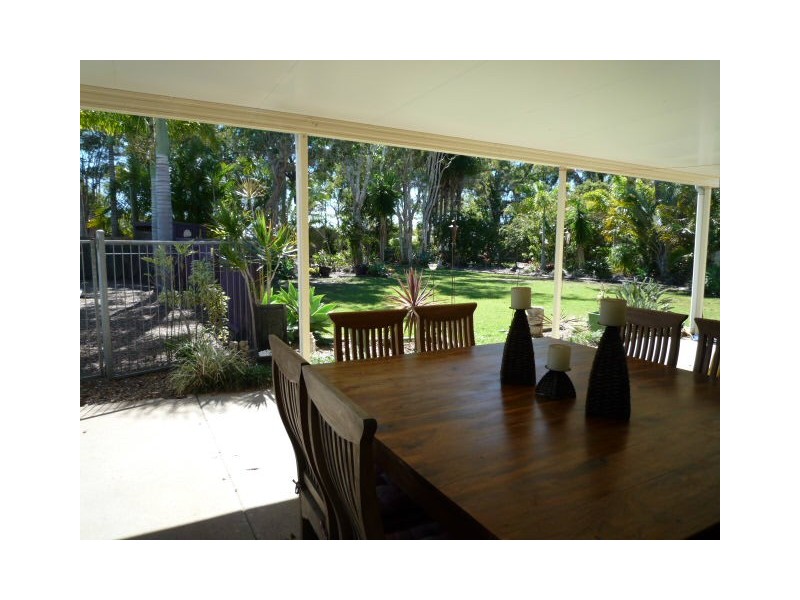 8 Verden Drive, Urangan QLD 4655