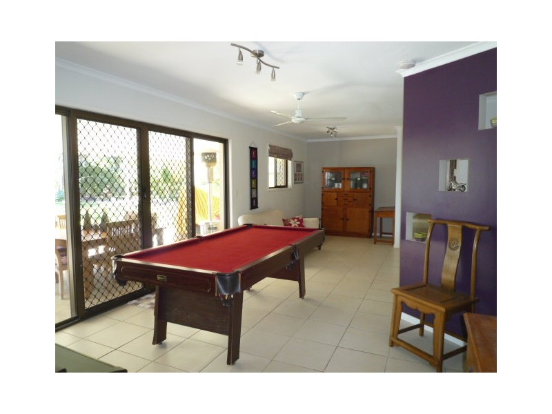 8 Verden Drive, Urangan QLD 4655