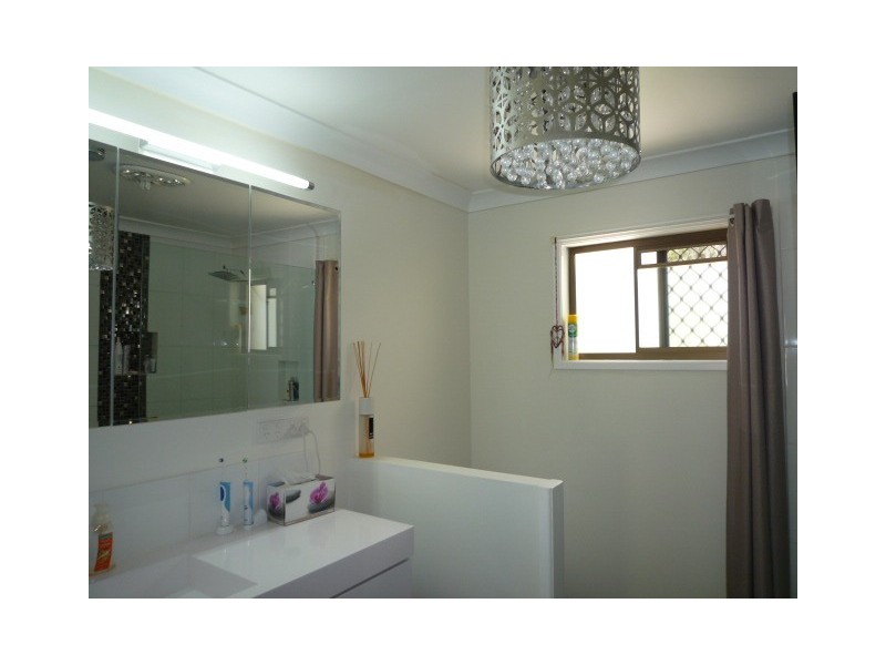 8 Verden Drive, Urangan QLD 4655