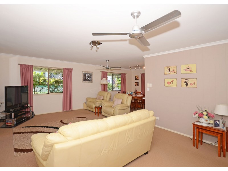 33 Miller Street, Urangan QLD 4655