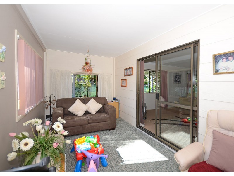 33 Miller Street, Urangan QLD 4655