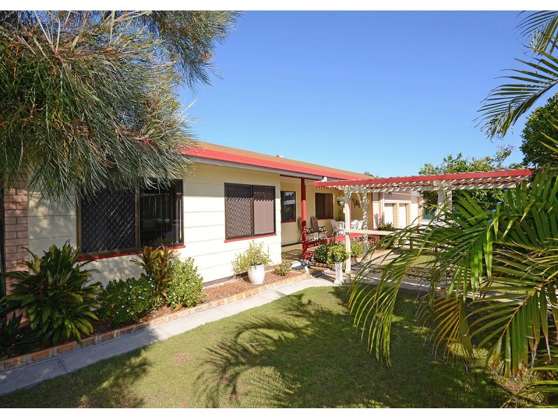 33 Miller Street, Urangan QLD 4655