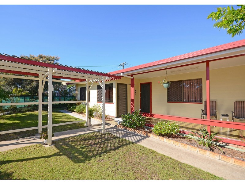33 Miller Street, Urangan QLD 4655