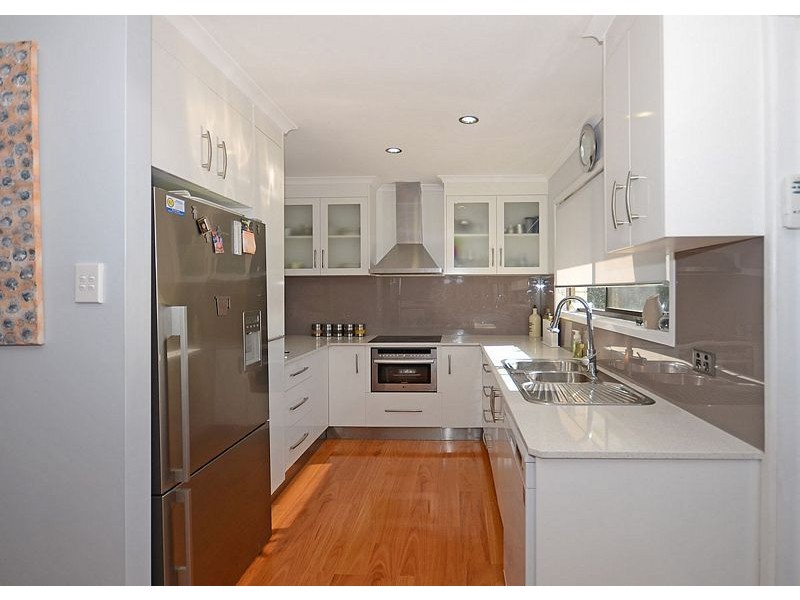 30 Prince Street, Urangan QLD 4655