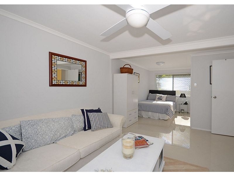 30 Prince Street, Urangan QLD 4655