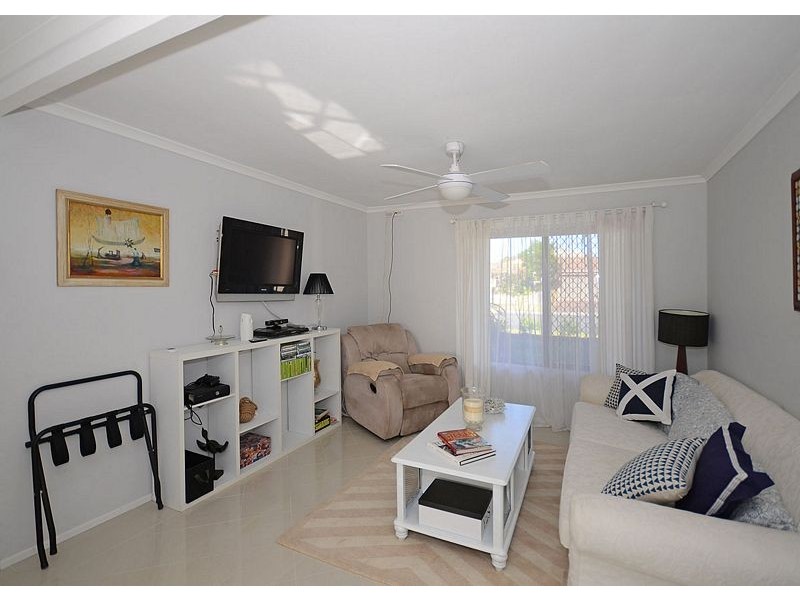 30 Prince Street, Urangan QLD 4655