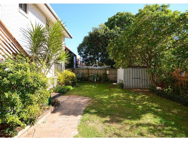 30 Prince Street, Urangan QLD 4655