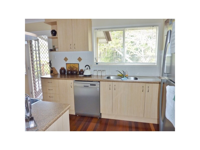 5 White Street, Point Vernon QLD 4655