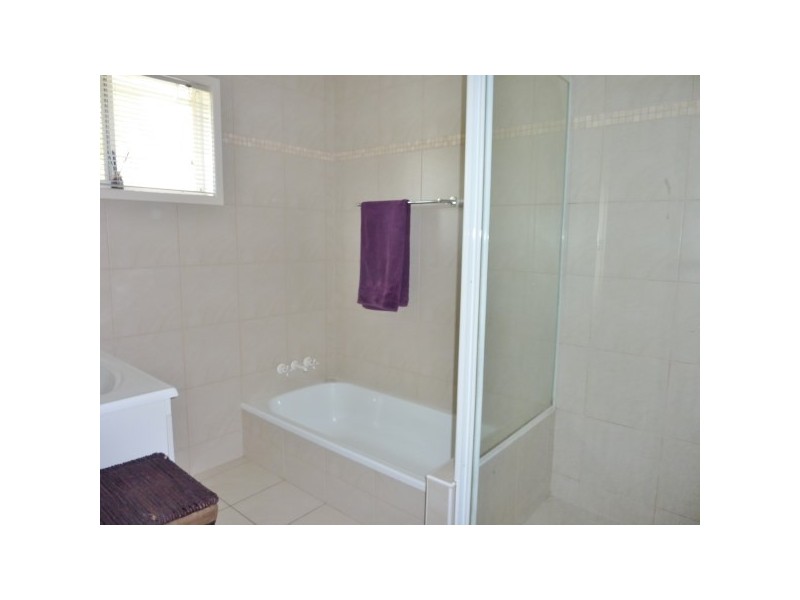 5 White Street, Point Vernon QLD 4655