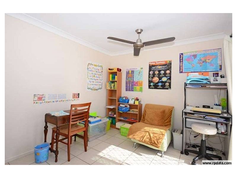 10 Bushlark Ave, Eli Waters QLD 4655