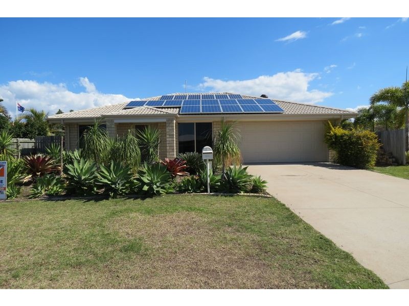 10 Bushlark Ave, Eli Waters QLD 4655