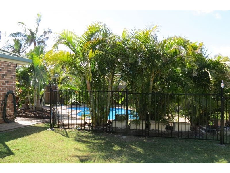 59 Ladbroke Crescent, Urangan QLD 4655