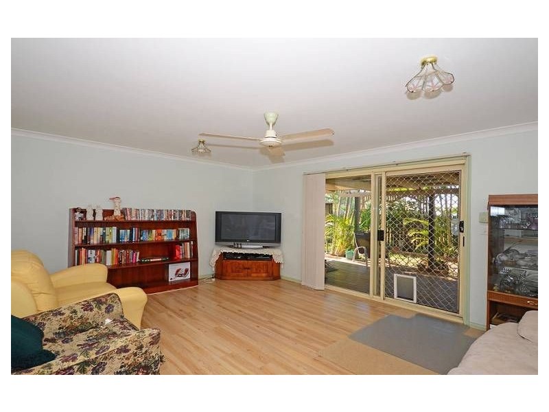 23 Cassandra Crescent, Urangan QLD 4655