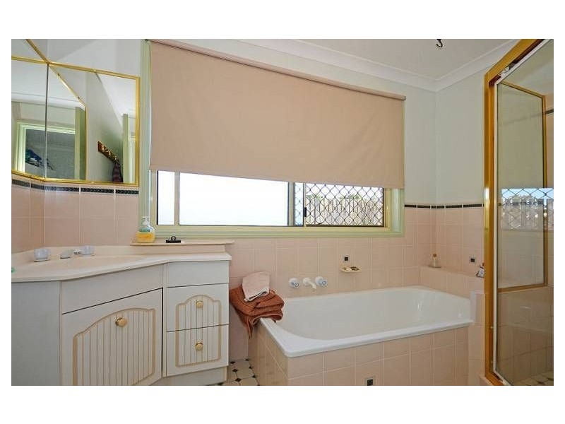 23 Cassandra Crescent, Urangan QLD 4655