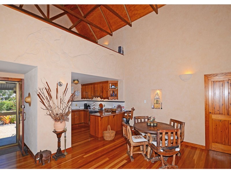 4 Meadow Drive, Dundowran Beach QLD 4655