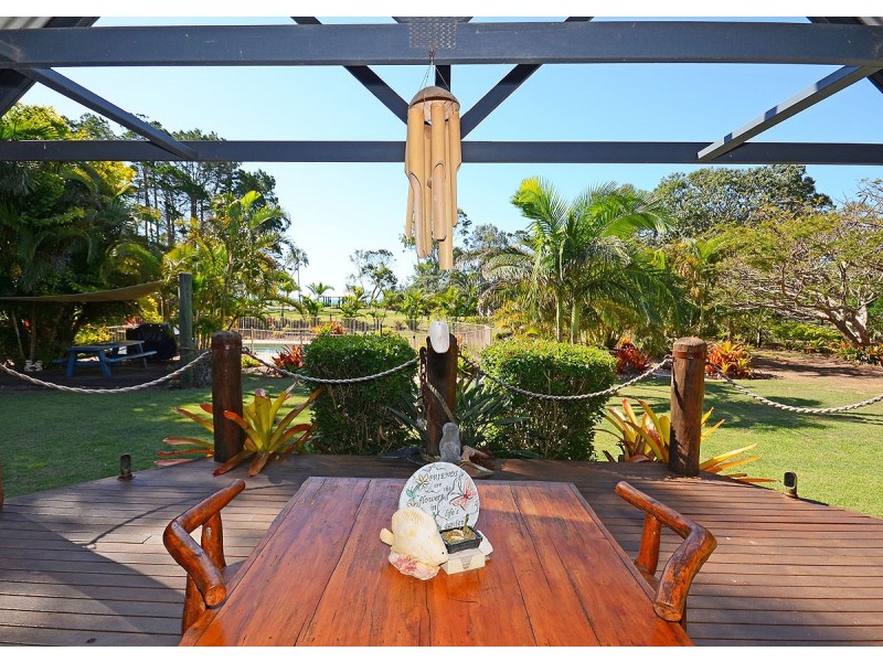 4 Meadow Drive, Dundowran Beach QLD 4655