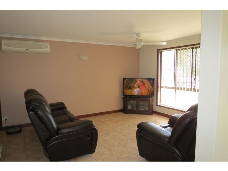 116 Hammond Street, Urangan QLD 4655