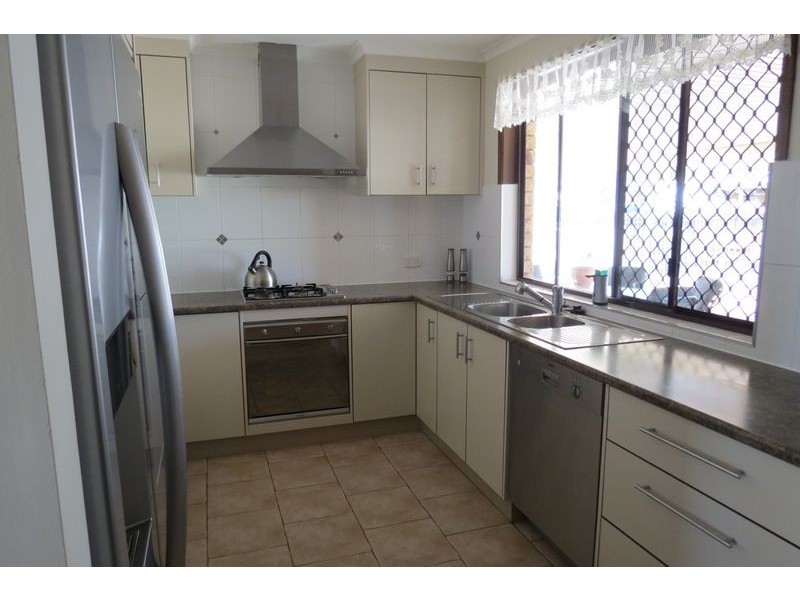 116 Hammond Street, Urangan QLD 4655