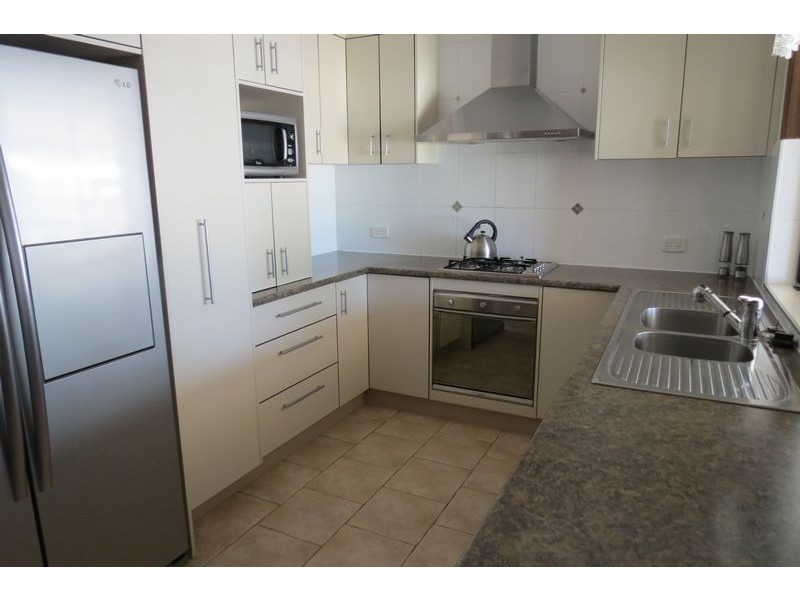 116 Hammond Street, Urangan QLD 4655