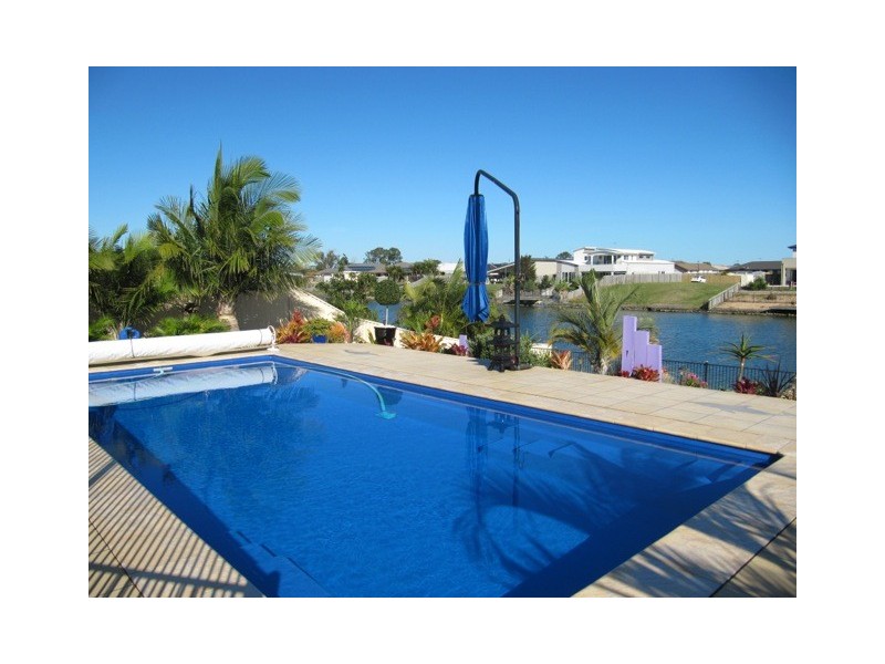 50 Earl St Vincent Circuit, Eli Waters QLD 4655