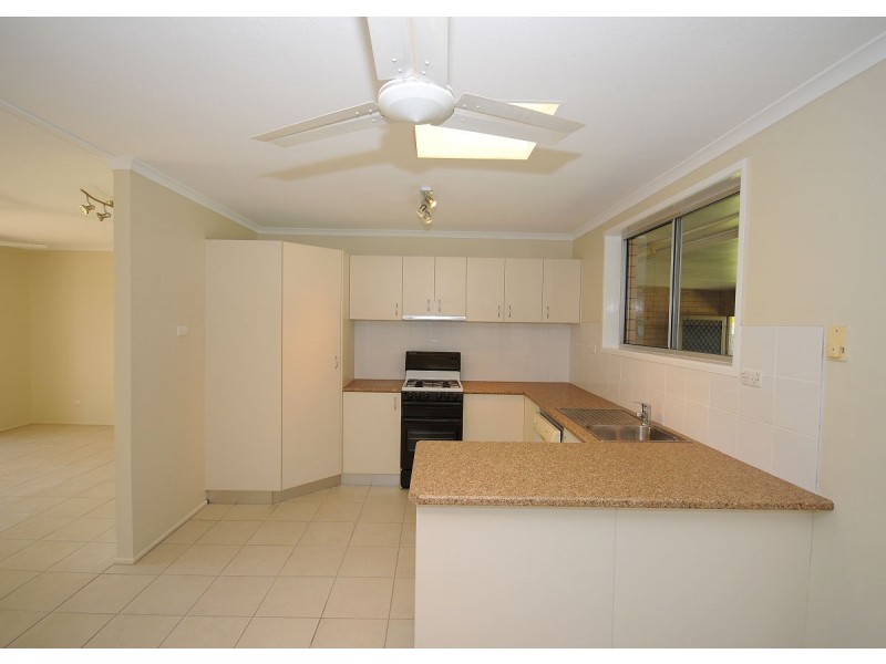 11 Southerden Street, Torquay QLD 4655